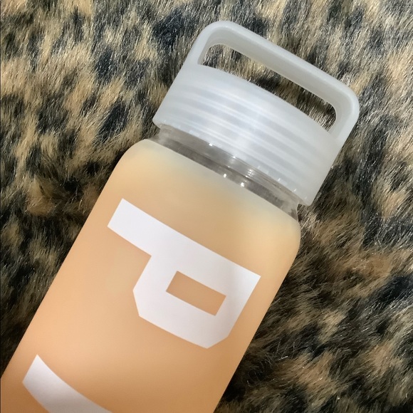 PINK BY VICTORIAS SECRET THERMOS - Picture 4 of 10